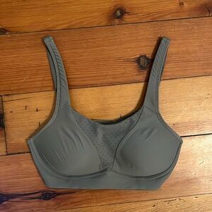 Grey structured lululemon sports bra - 34C